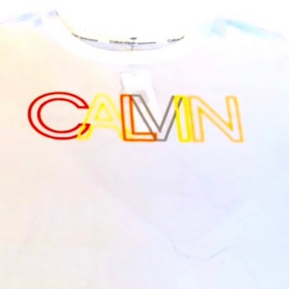 Calvin Klein Performance cropped tee. - Picture 2 of 9